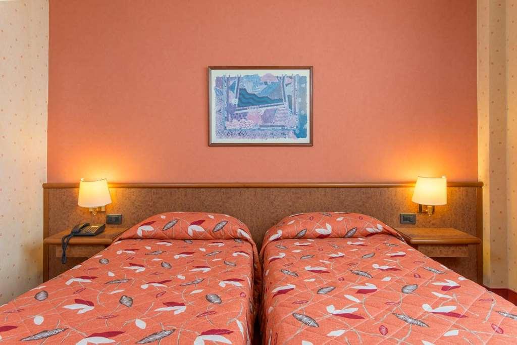 Meditur Hotel פומזיה חדר תמונה