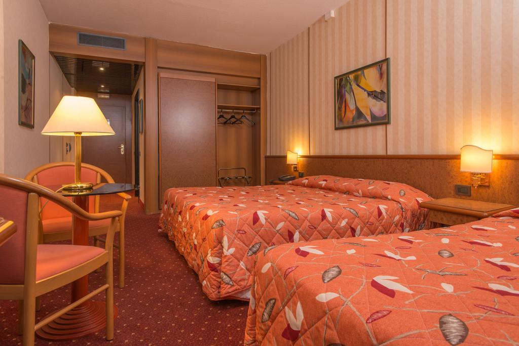 Meditur Hotel פומזיה מראה חיצוני תמונה