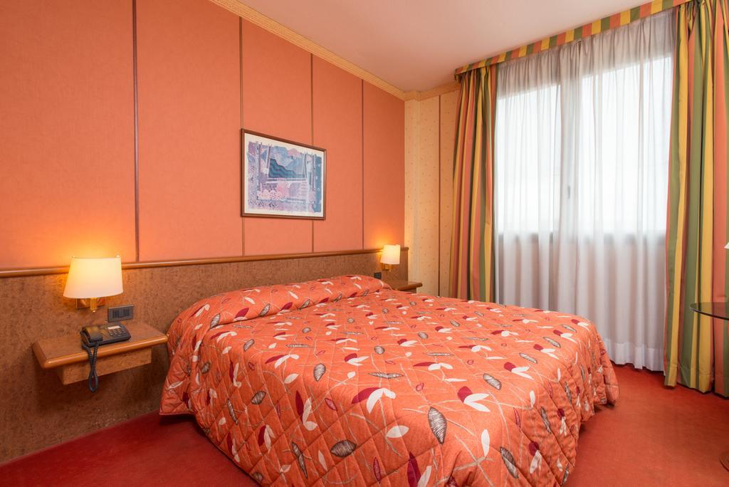Meditur Hotel פומזיה מראה חיצוני תמונה