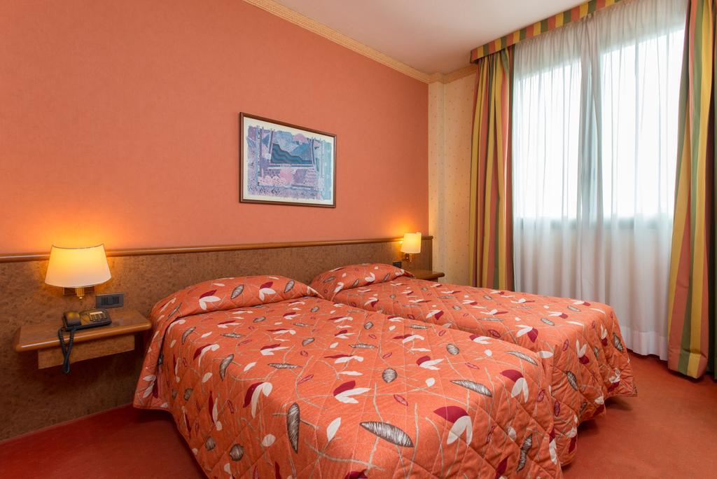 Meditur Hotel פומזיה מראה חיצוני תמונה