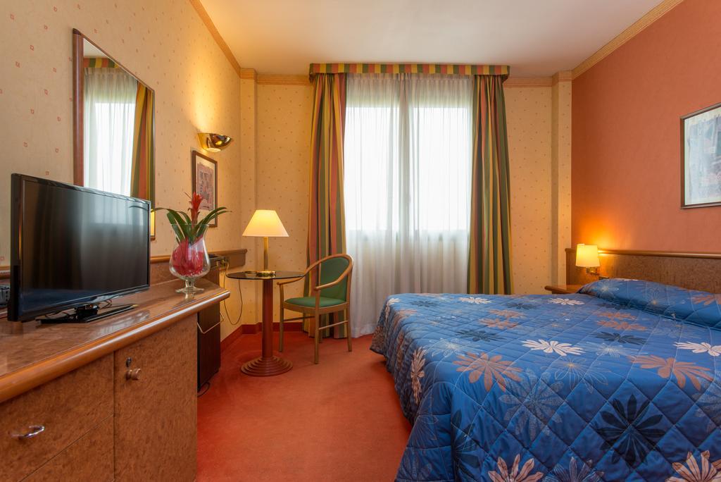 Meditur Hotel פומזיה מראה חיצוני תמונה