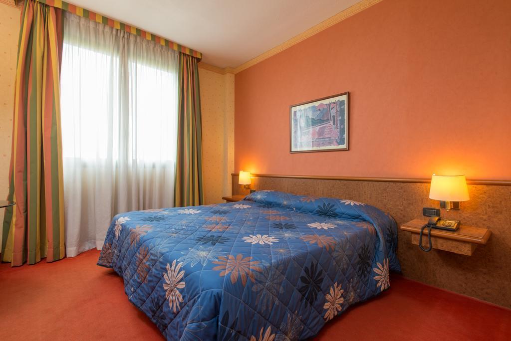 Meditur Hotel פומזיה מראה חיצוני תמונה