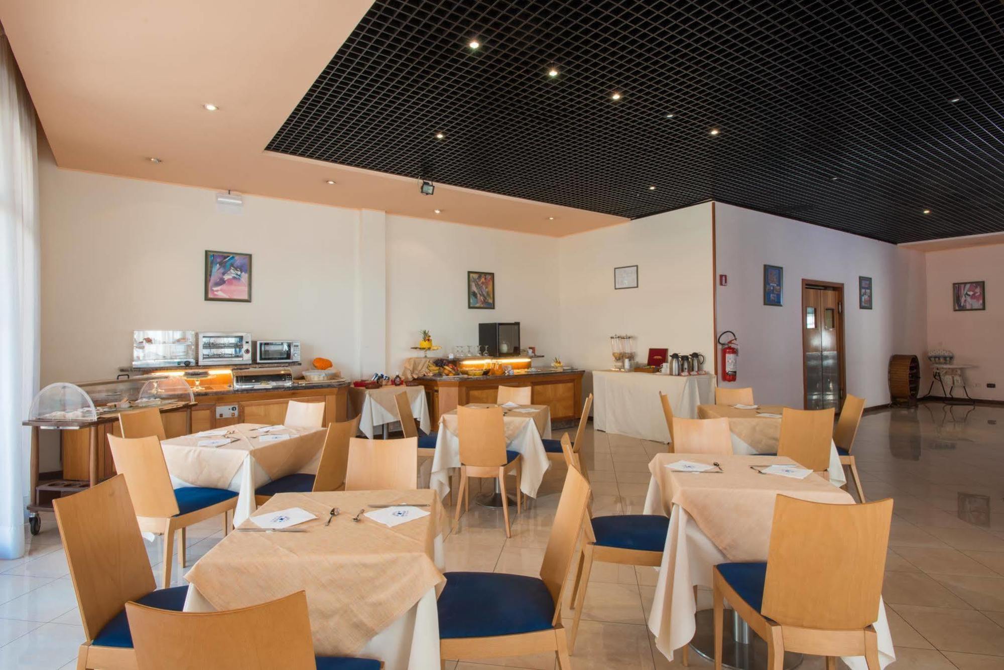 Meditur Hotel פומזיה מראה חיצוני תמונה