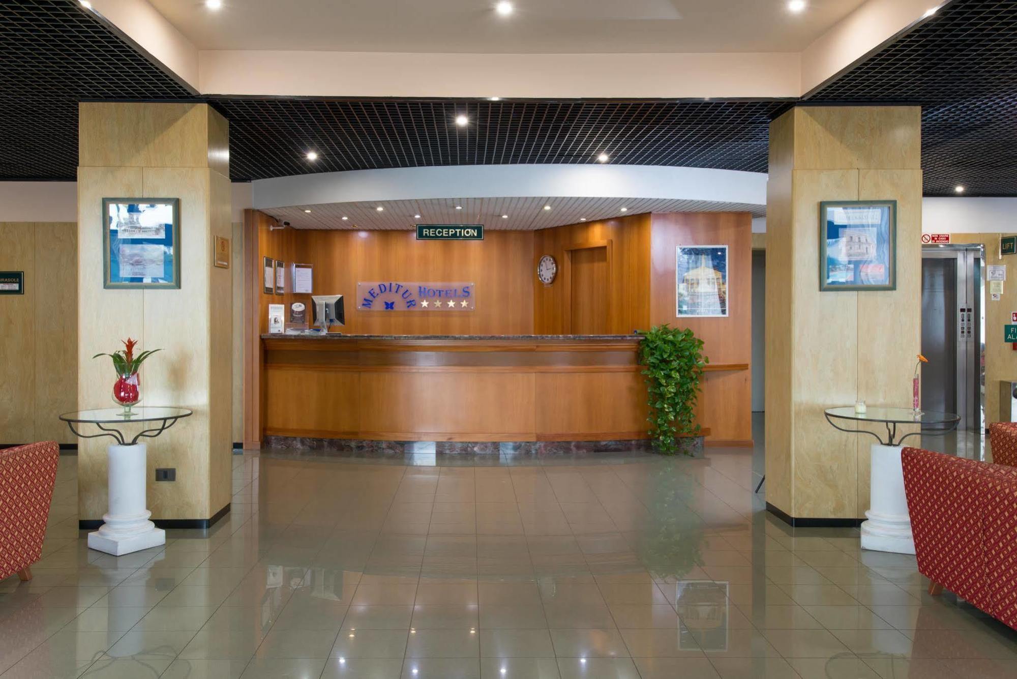 Meditur Hotel פומזיה מראה חיצוני תמונה