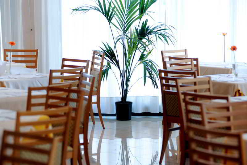 Meditur Hotel פומזיה מסעדה תמונה